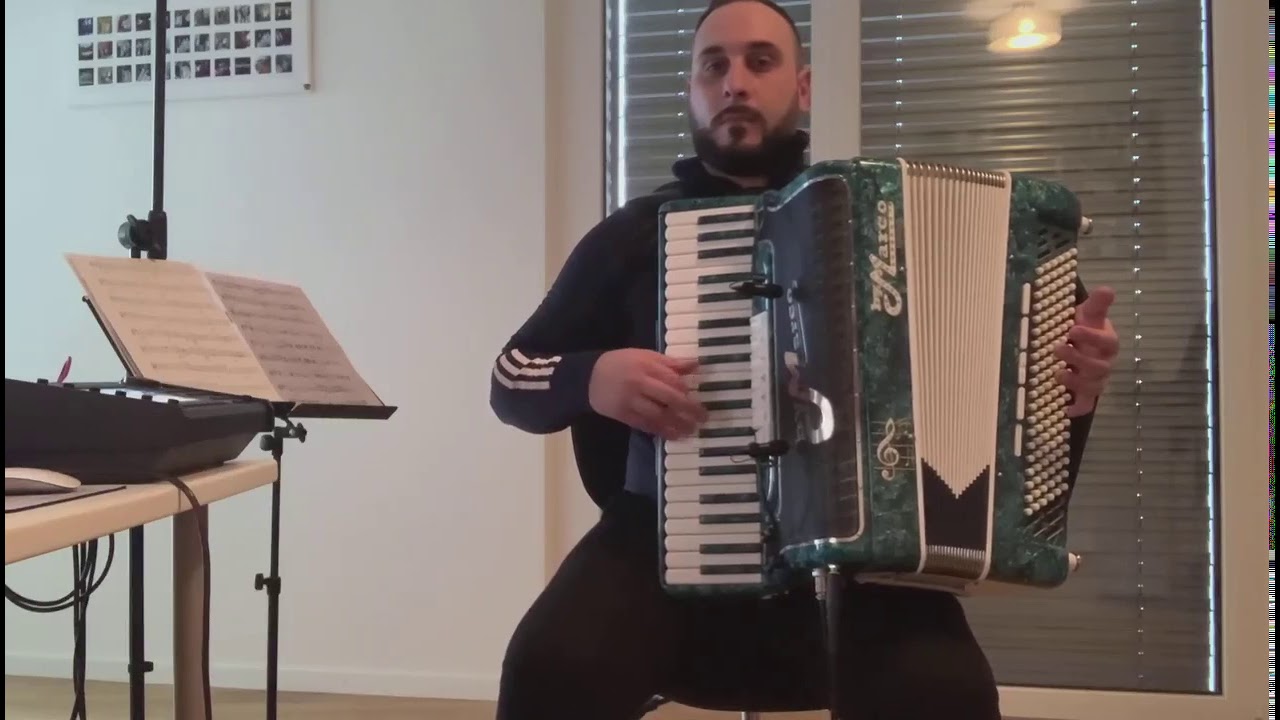  NAPULITA' (Tarantella) Musica di: G. della Vecchia - M. Topo 